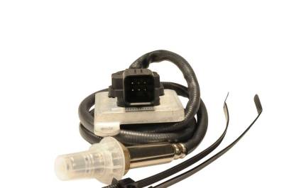 GM - GM OEM Nitrogen Oxide (NOx) Sensor , Upstream (2011-2014) - Image 1